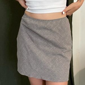 adorable “ The Limited” short grey skirt! size XS, never worn!